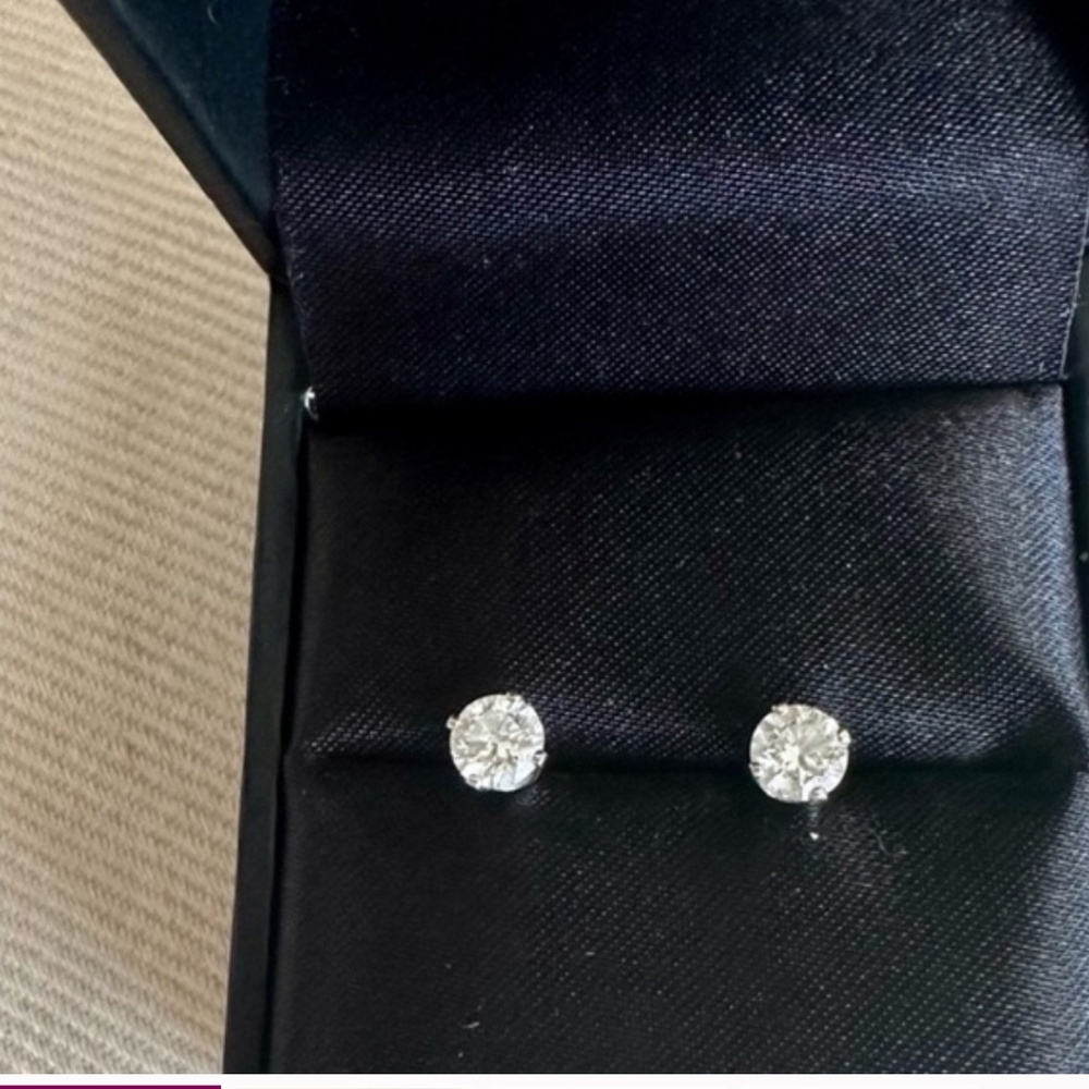 Natural diamond earrings - Picture 2 of 3